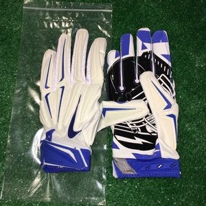 NEW NIKE FOOTBALL GLOVES XL